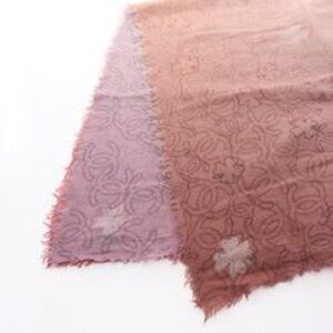 Chanel Coco Mark Clover Cashmere Scarf/Shawl for Women in OMBRE Magenta multi